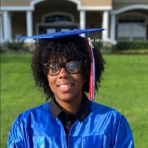 Meet your Posher, Makayla